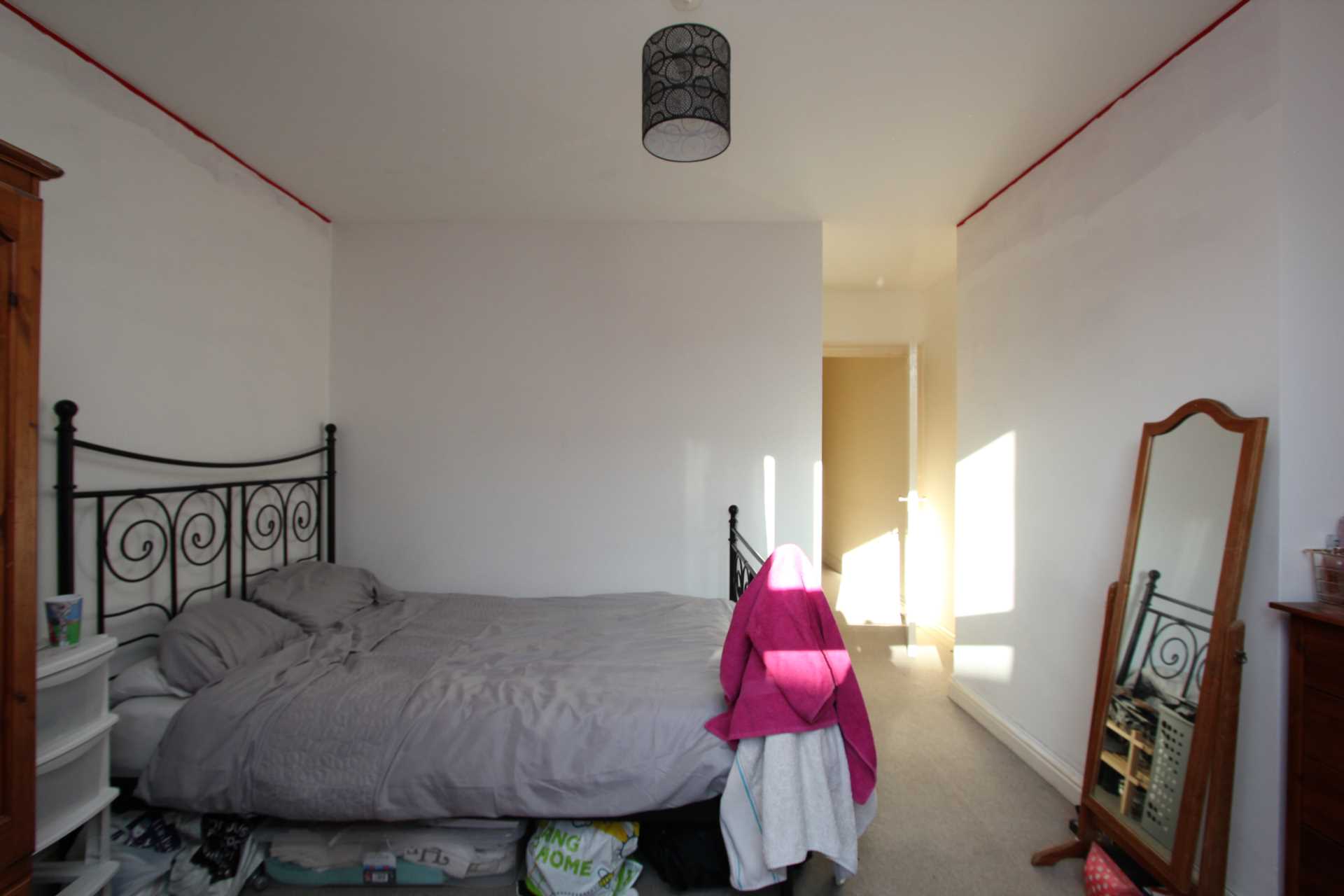 King Edward Avenue, Image 4