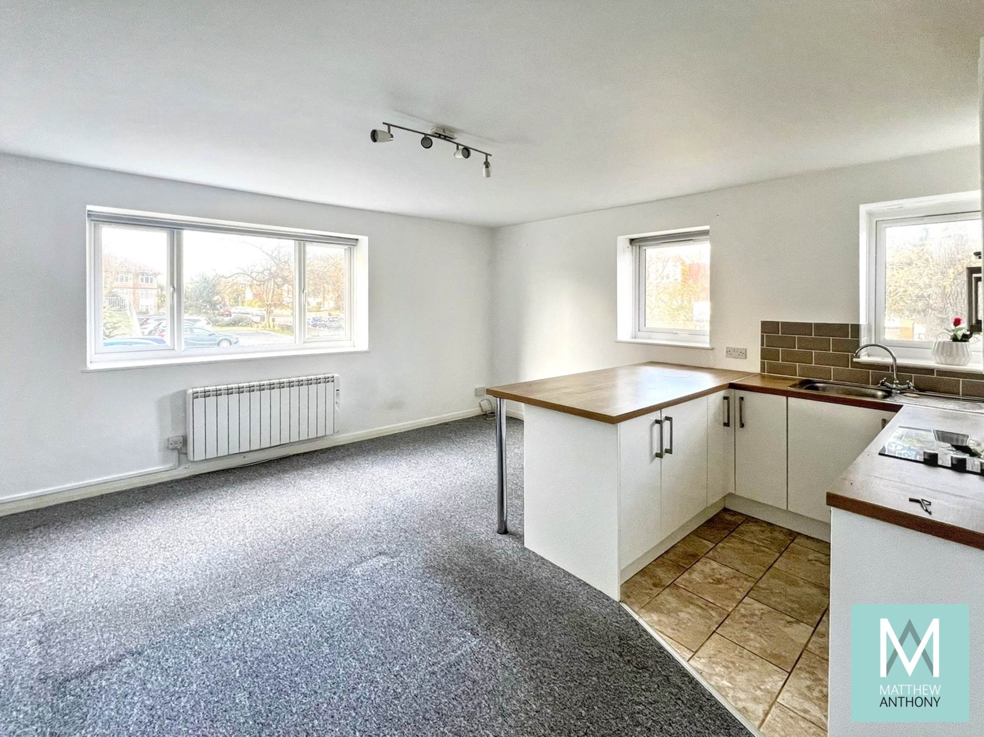 Manor Lea, Boundary Road, Image 4