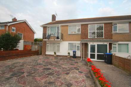 2 Bedroom Flat, Alinora Avenue, Goring-By-Sea