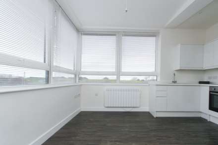 Skyline Apartments, 1 The Causeway, Image 4