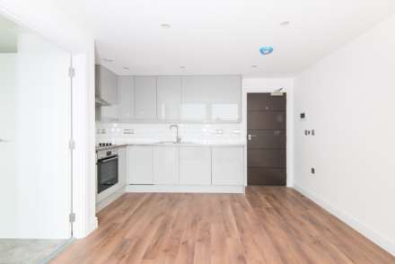 1 Bedroom Flat, Worthing House, 2-6 South Street