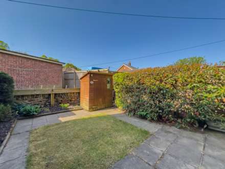 Bradford Road, Batley, Image 11