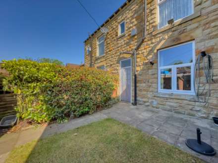 Bradford Road, Batley, Image 12