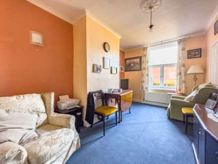 Bradford Road, Batley, Image 4