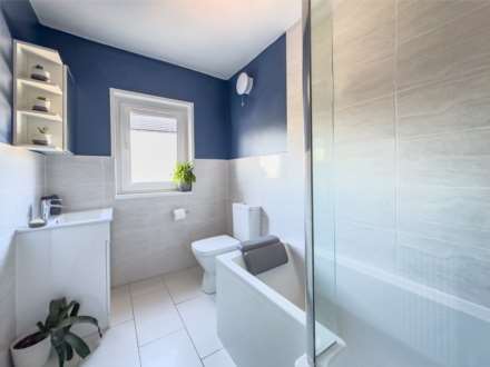 Fieldhead Lane, Batley, Image 12