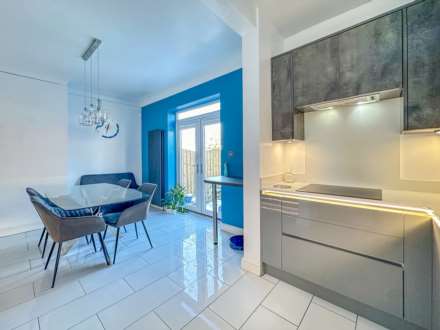 Fieldhead Lane, Batley, Image 9