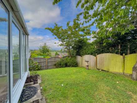 Oakwell Avenue, Batley, Image 14
