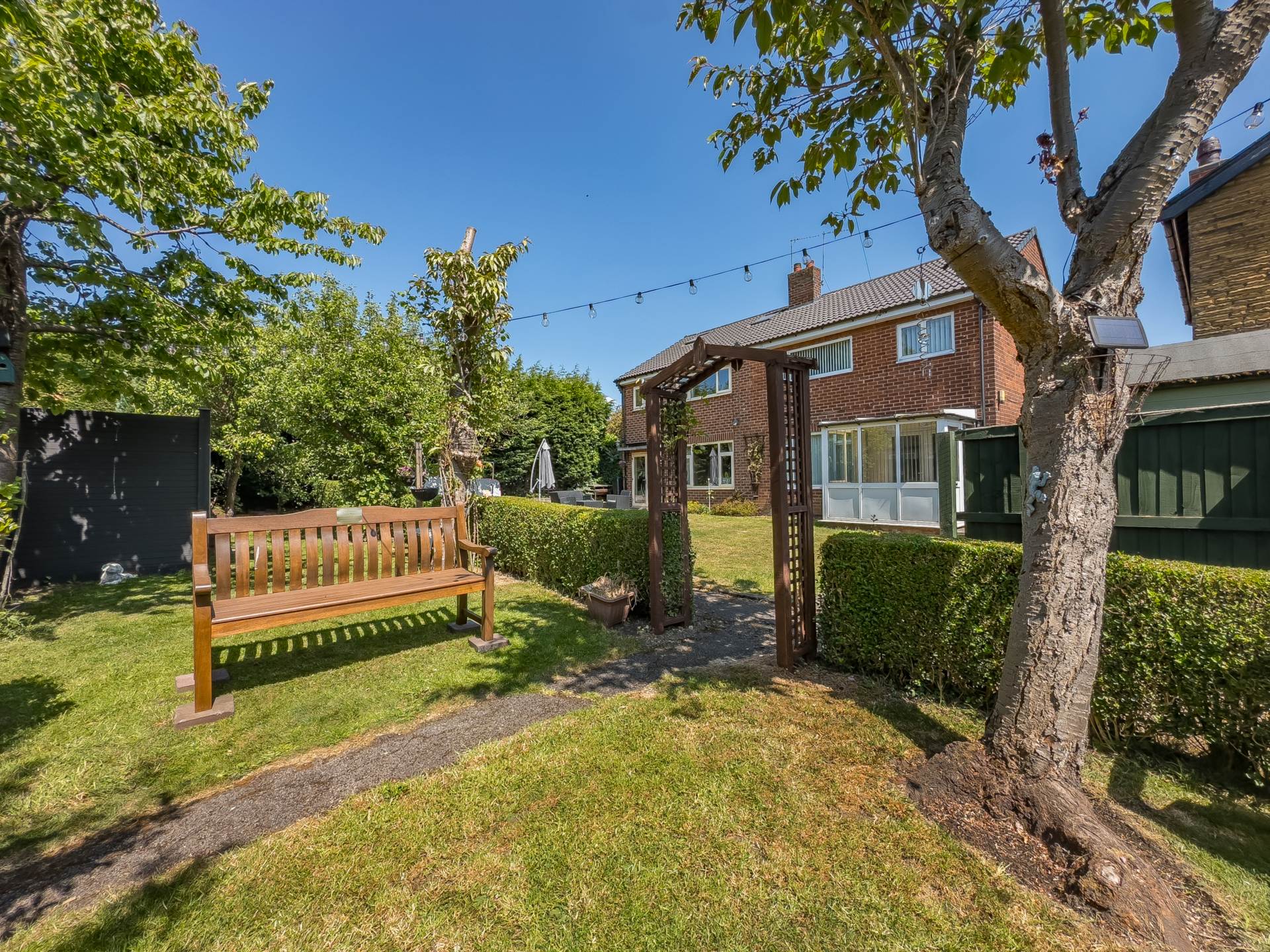 The Avenue, Birstall, Image 17
