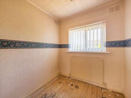 The Avenue, Birstall, Image 11