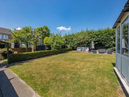 The Avenue, Birstall, Image 14