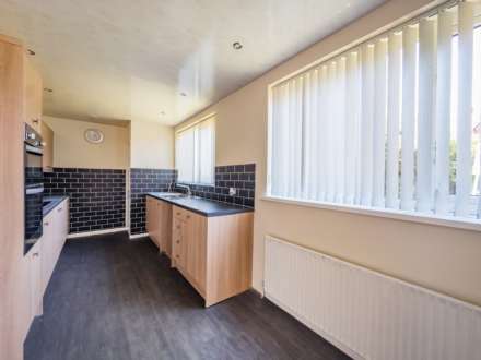 The Avenue, Birstall, Image 3