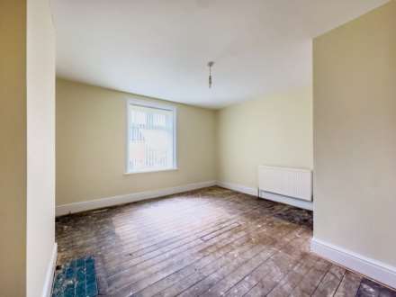 White Lee Road, Batley, Image 12
