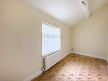 White Lee Road, Batley, Image 14