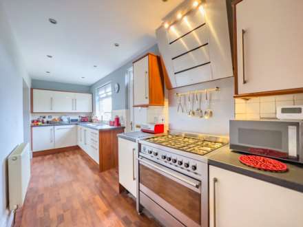 White Lee Road, Batley, Image 2