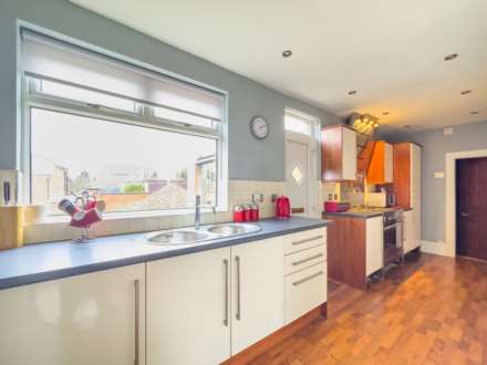 White Lee Road, Batley, Image 3