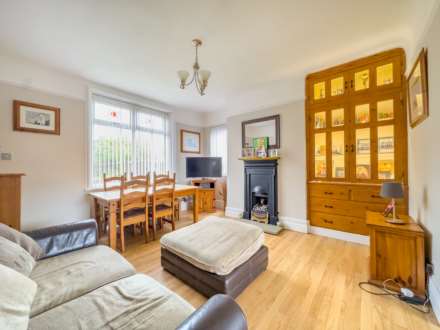 White Lee Road, Batley, Image 5