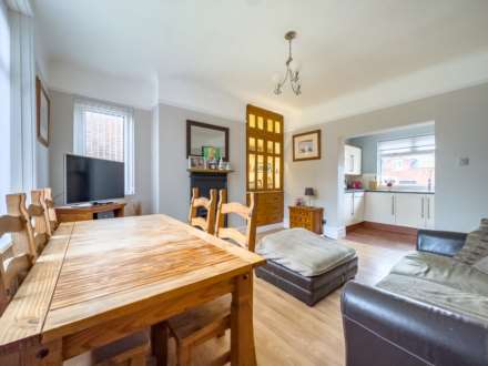 White Lee Road, Batley, Image 6