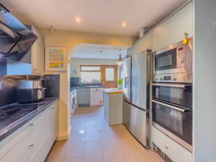 Church Road, Batley, Image 3