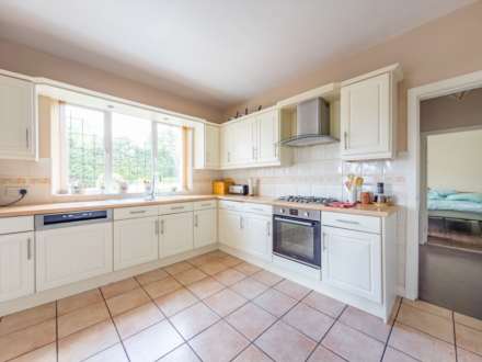 Castle Hill Road, Gomersal, Image 2