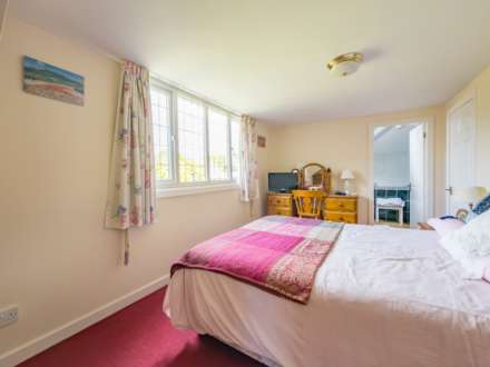 Castle Hill Road, Gomersal, Image 25