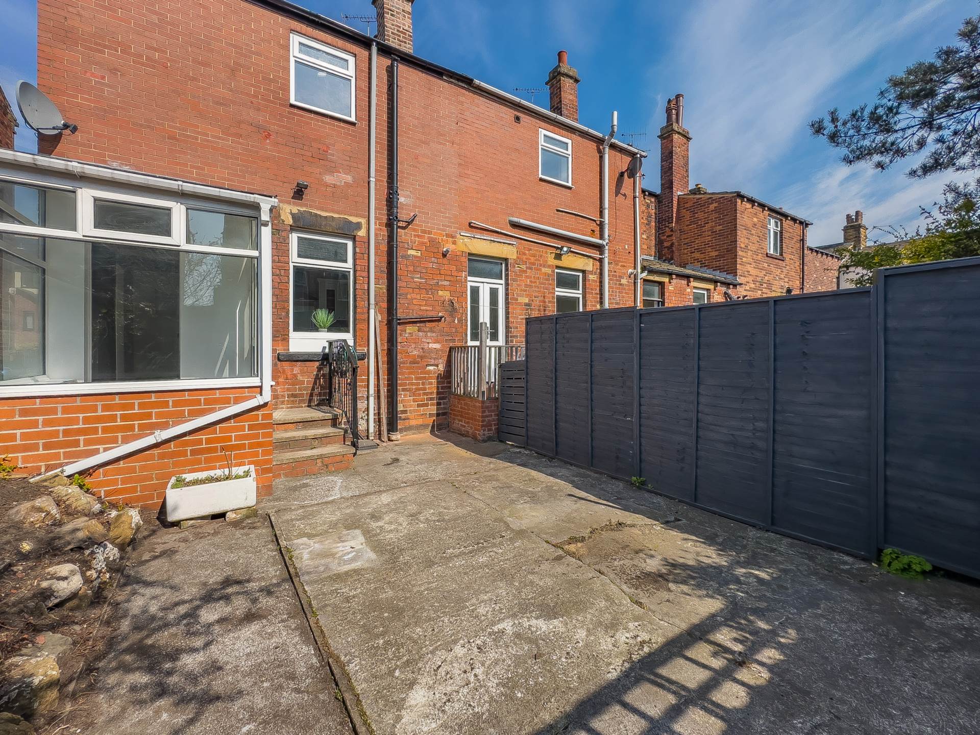 College Street, Batley, Image 14