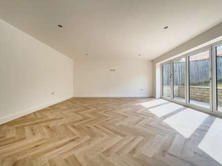 Denby Dale Road West, Calder Grove, Image 4