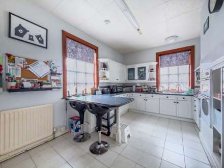 Huddersfield Road, Liversedge, Image 4