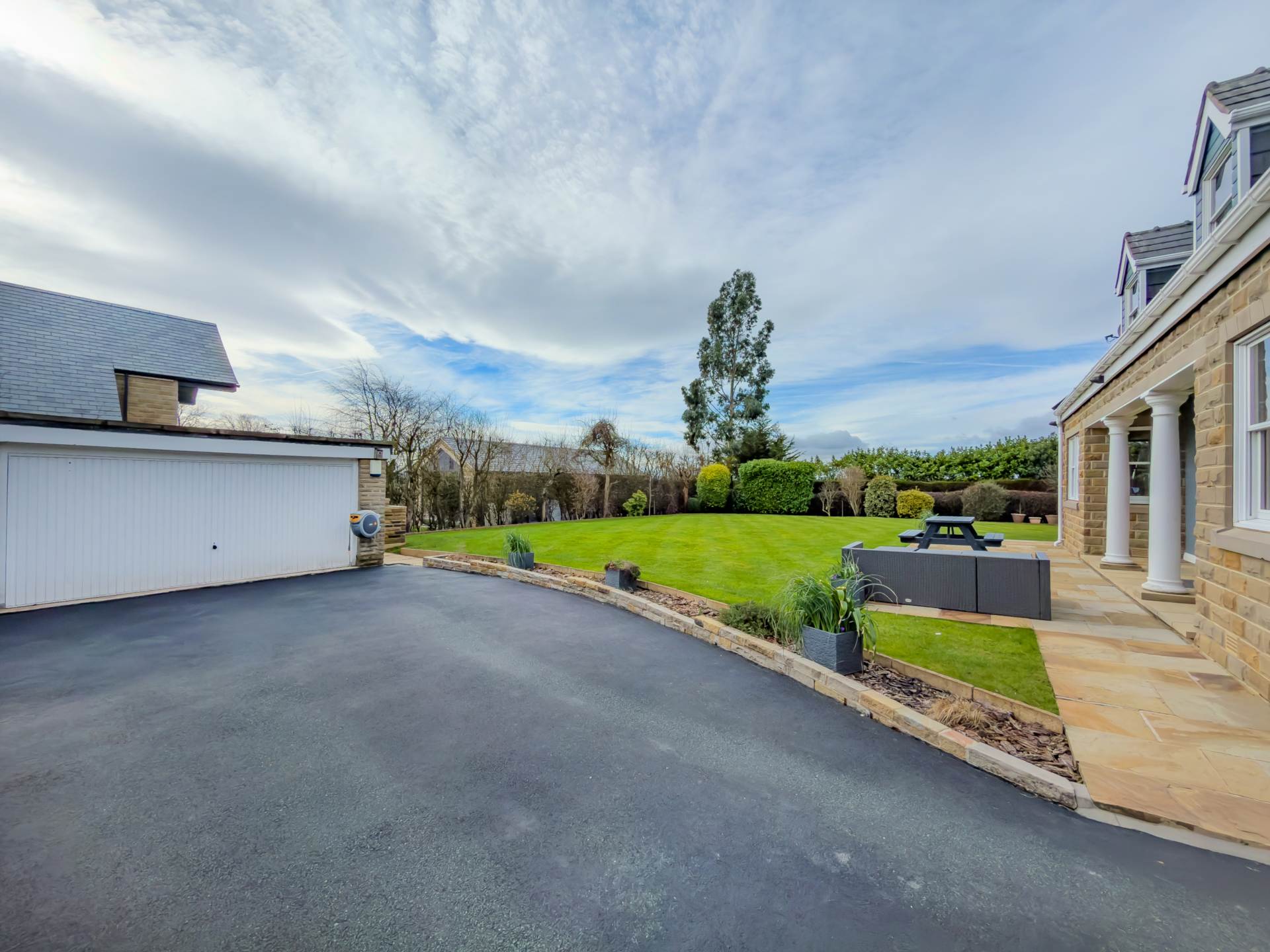 Hawkstone, 81 Latham Lane, Image 37