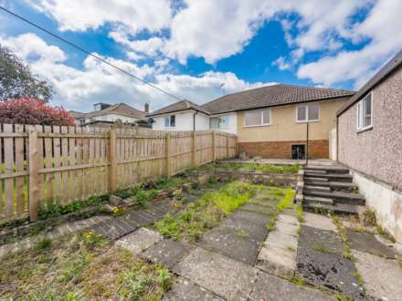Pyenot Gardens, Cleckheaton, Image 12