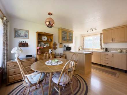 Bruntcliffe Drive, Morley, Image 2