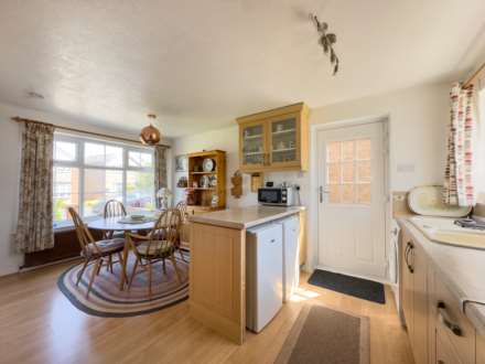 Bruntcliffe Drive, Morley, Image 3