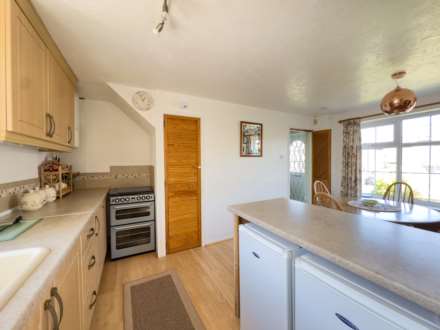 Bruntcliffe Drive, Morley, Image 4
