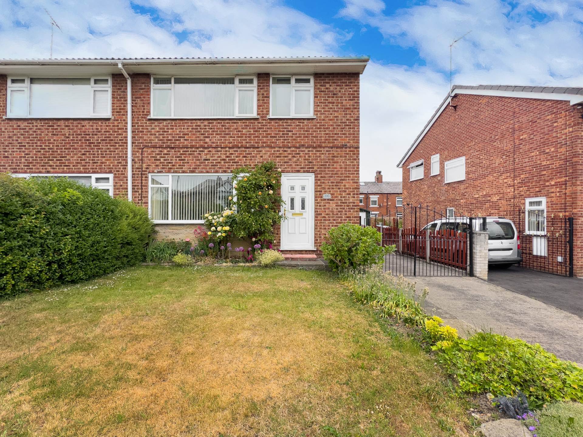 Carlinghow Lane, Batley, Image 1