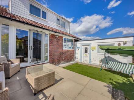 Fountain Drive, Liversedge, Image 16