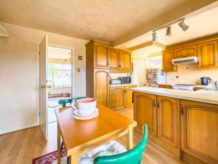Hillhead Drive, Batley, Image 3