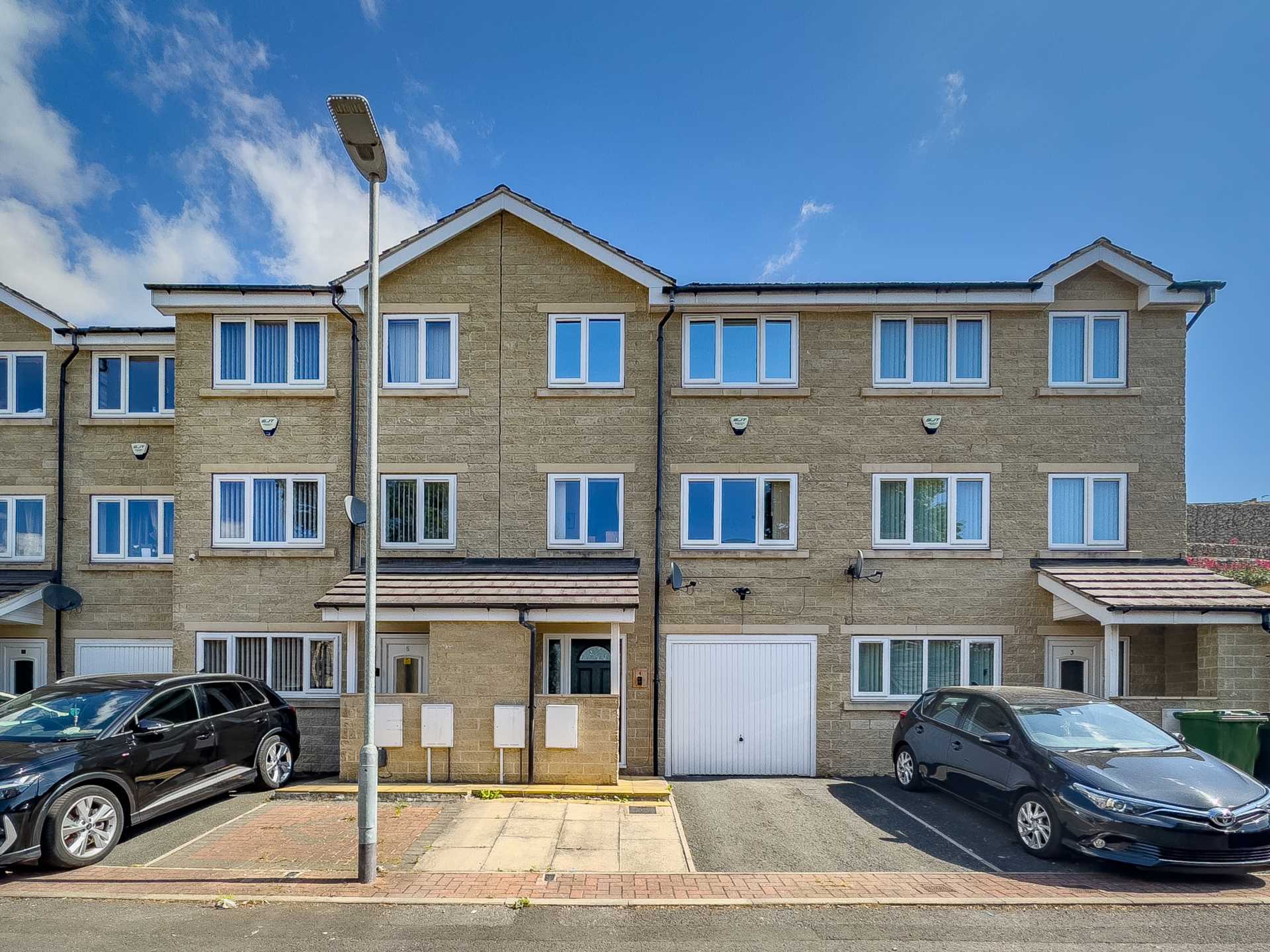 Prospect Court, Batley, Image 26