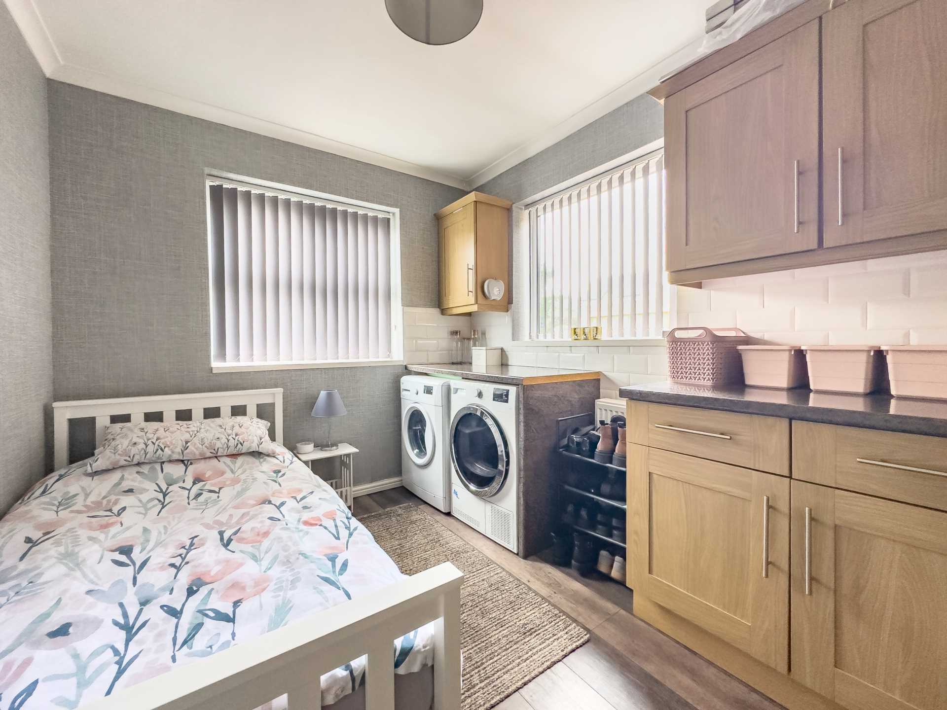 Carlinghow Lane, Batley, Image 9