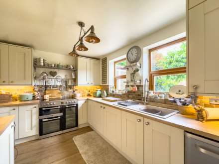 Greenacres Drive, Birstall, Image 6