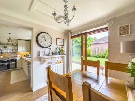 Greenacres Drive, Birstall, Image 8
