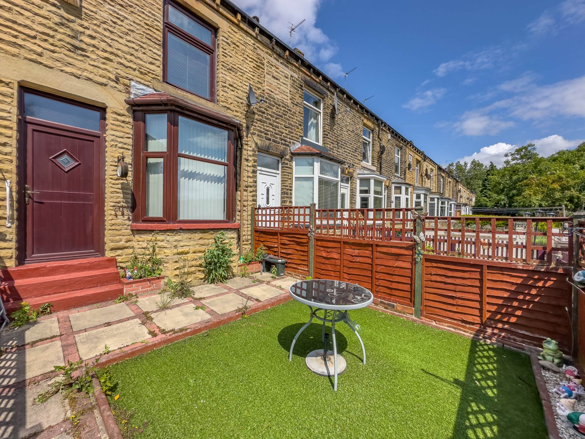 Willow Terrace, Batley, Image 18