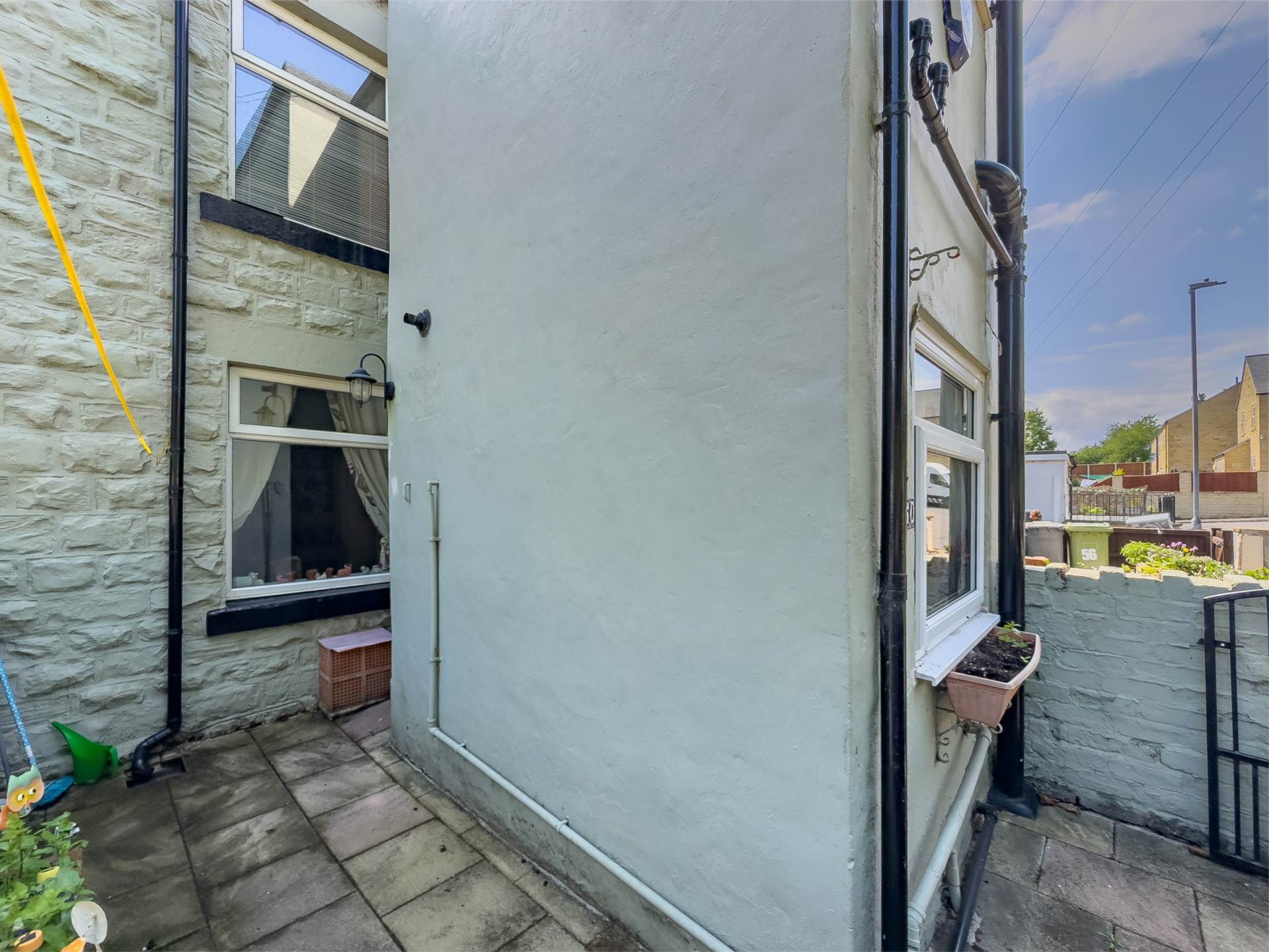 Willow Terrace, Batley, Image 32