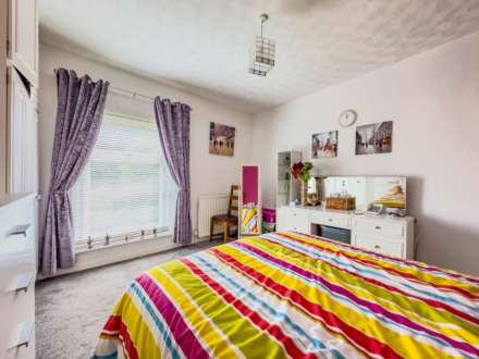 Willow Terrace, Batley, Image 11