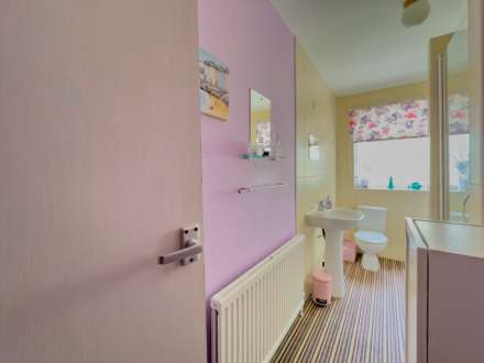 Willow Terrace, Batley, Image 15