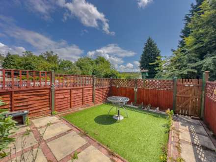 Willow Terrace, Batley, Image 19