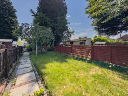 Willow Terrace, Batley, Image 21