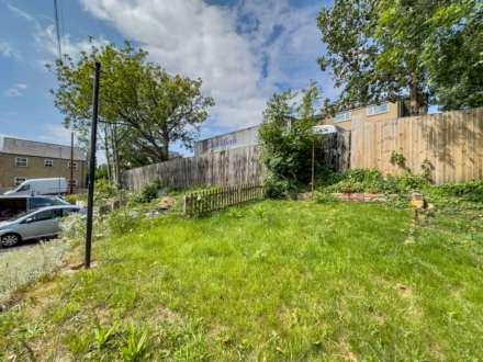 Willow Terrace, Batley, Image 30
