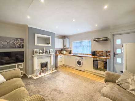 Roman Road, Batley, Image 16