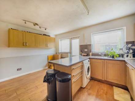 Oakview Terrace, Birstall, Image 4
