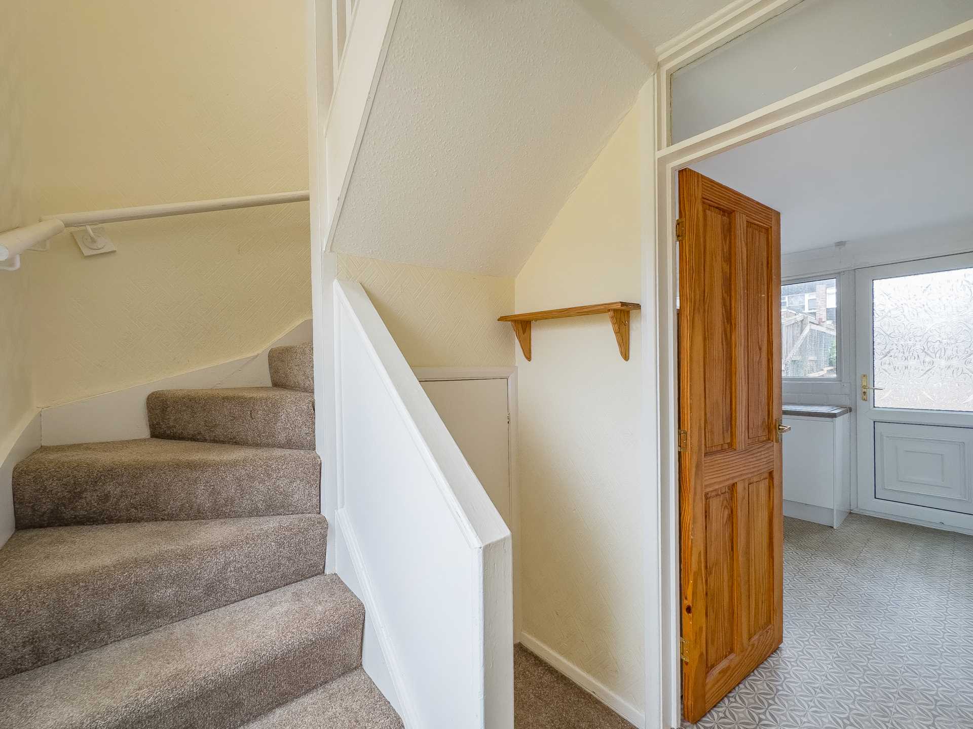 Listings Avenue, Liversedge, Image 8