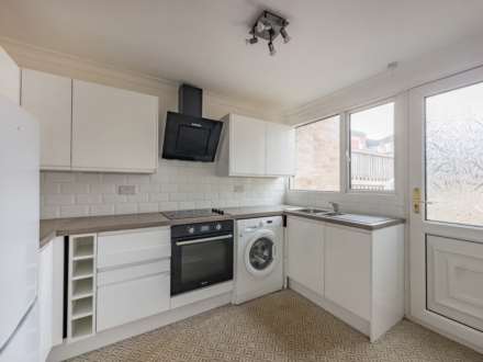 Listings Avenue, Liversedge, Image 2